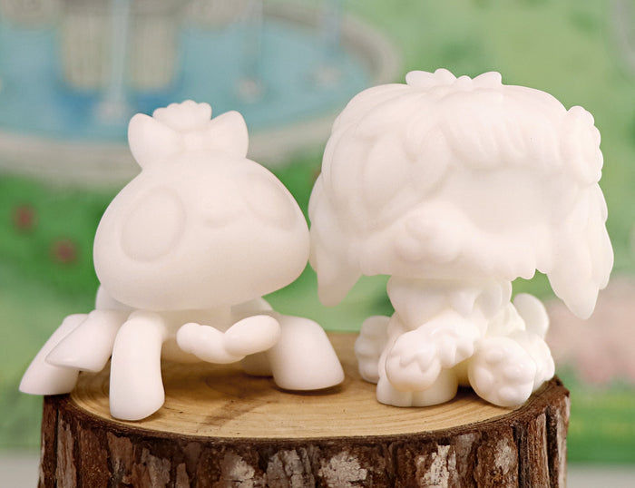 8 Pcs mini white base pack ( not bobble head)