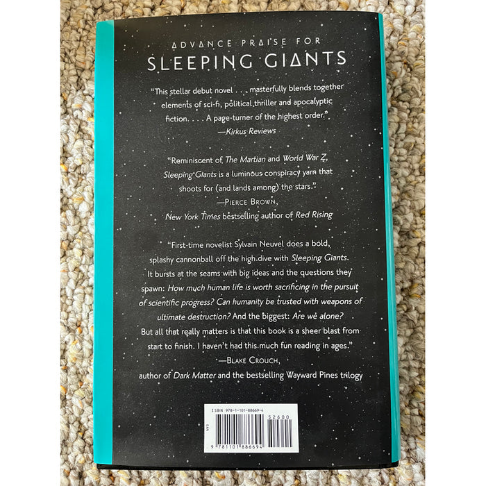 Book Sleeping Giants by Sylvain Neuvel