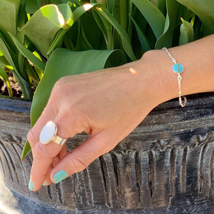 Ring, Oval Mother of Pearl - TheHomeToGo