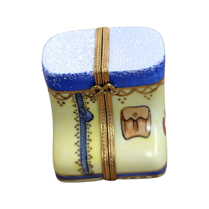 Another view of the Ski Boots for Ski Lovers Limoges trinket box