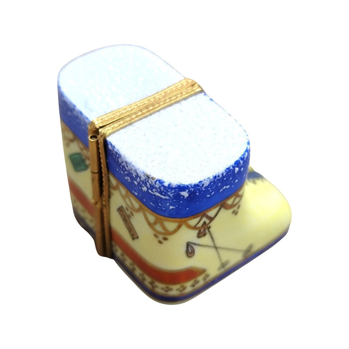 Ski Boots for Ski Lovers porcelain box from Limoges, alternate view